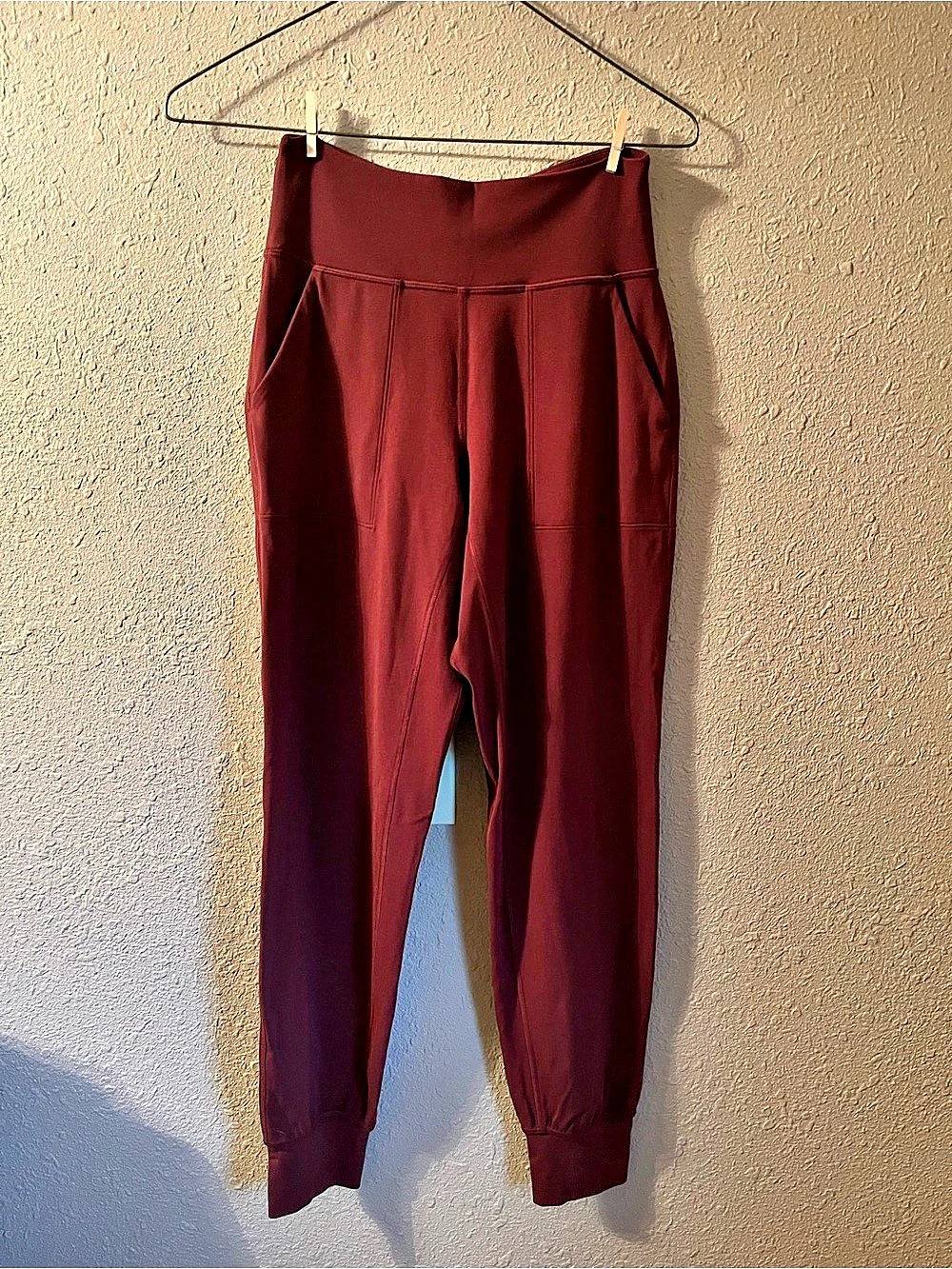 NWOT Lululemon women’s Align High-Rise Jogger Burgundy size 4 workout yoga gym